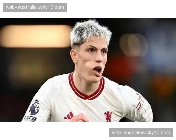 曼联边路进攻组合效率突出 加纳乔右路突破成重要进攻发起点